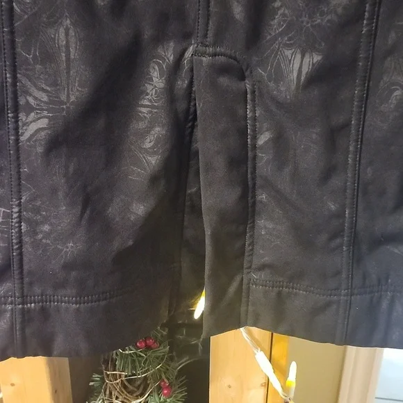 Lululemon Apres Yoga Allover Logo Sports Lined Hooded Jacket Rain Coat - Picture 8 of 11